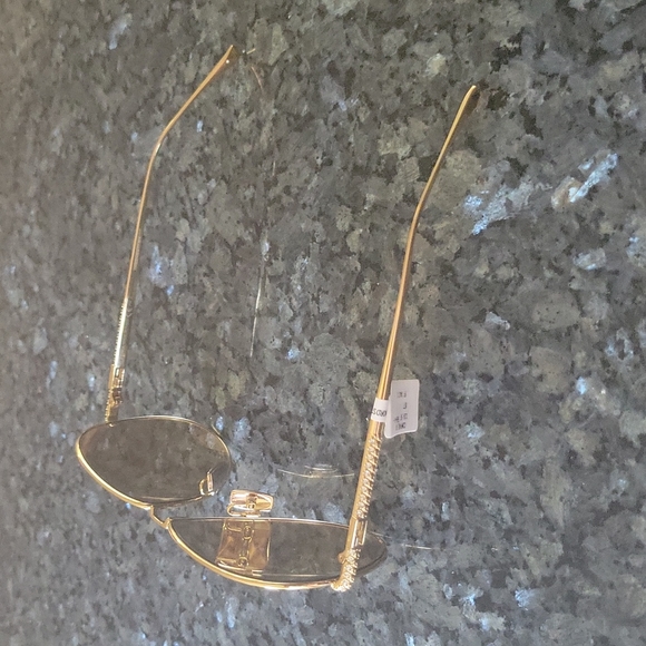 Sun Glasess Fendi For Women - Picture 2 of 4